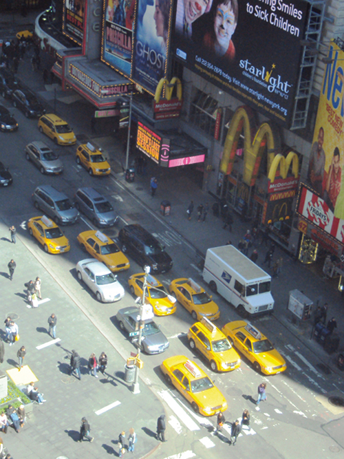 Les taxis règnent en maîtres dans le centre-ville de Manhattan Les taxis règnent en maîtres dans le centre-ville de Manhattan