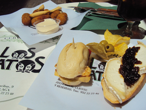 Bar à tapas Los Gatos à Malaga (Andalousie-Espagne) Bar à tapas Los Gatos à Malaga (Andalousie-Espagne)