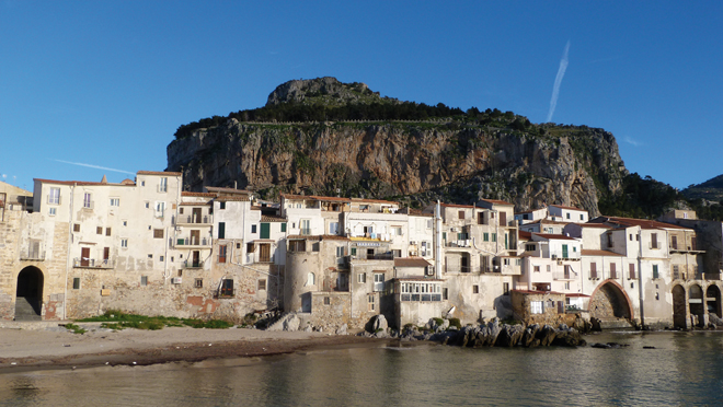 La ville de Cefalù en Sicile