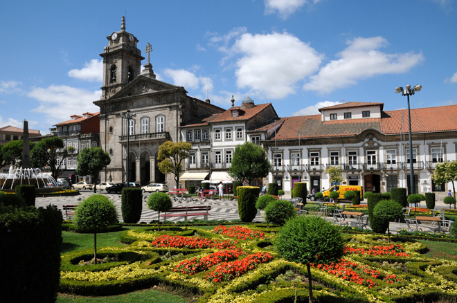 Magnifique place à Guimarães près de Porto