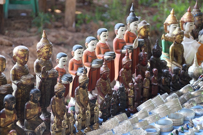 Statues bouddhas lac Inle Birmanie