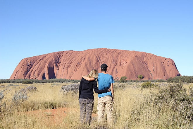 Nous devant Uluru fin