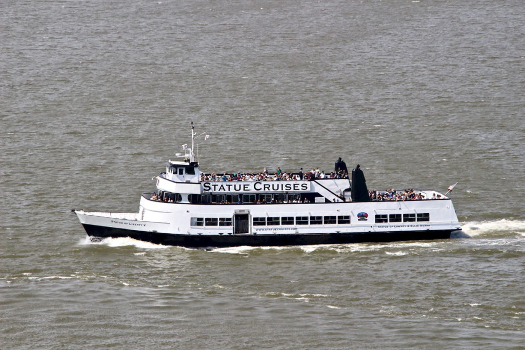 ferry statue liberte new york