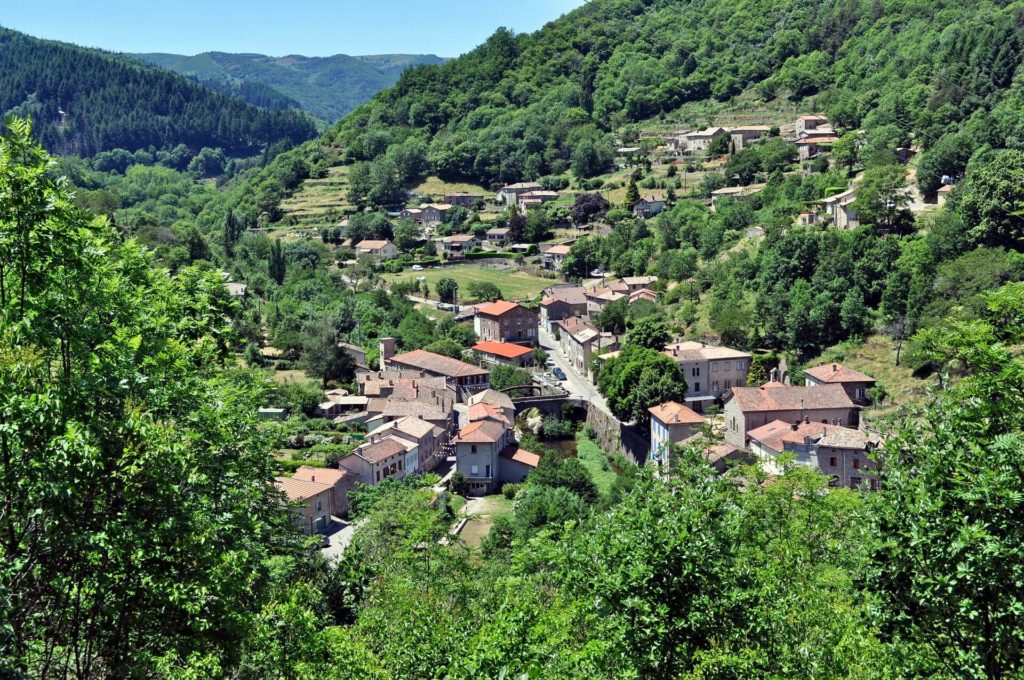 village vacances ardeche ete