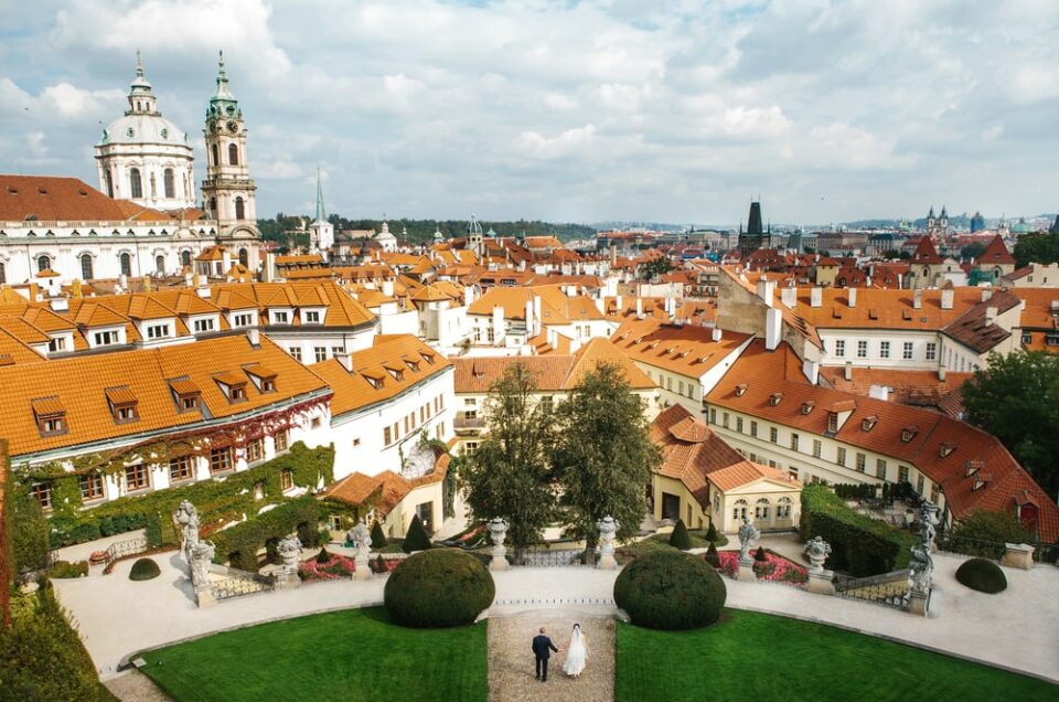 Week-end romantique à Prague : guide des incontournables pour les couples