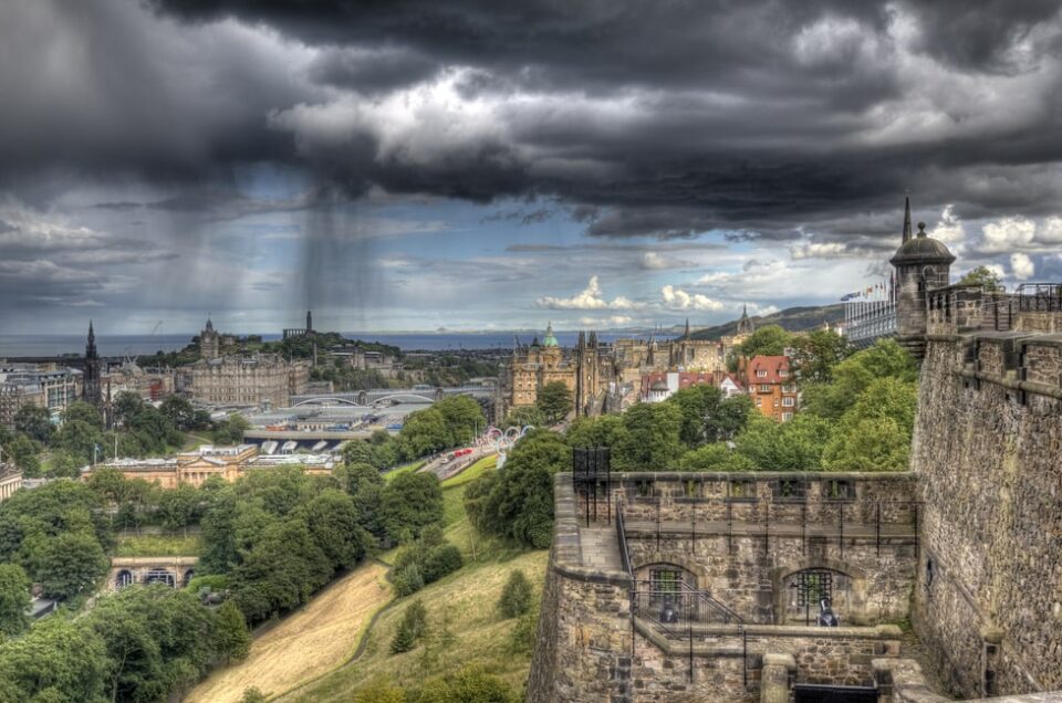 château d'Edimbourg sous la pluie